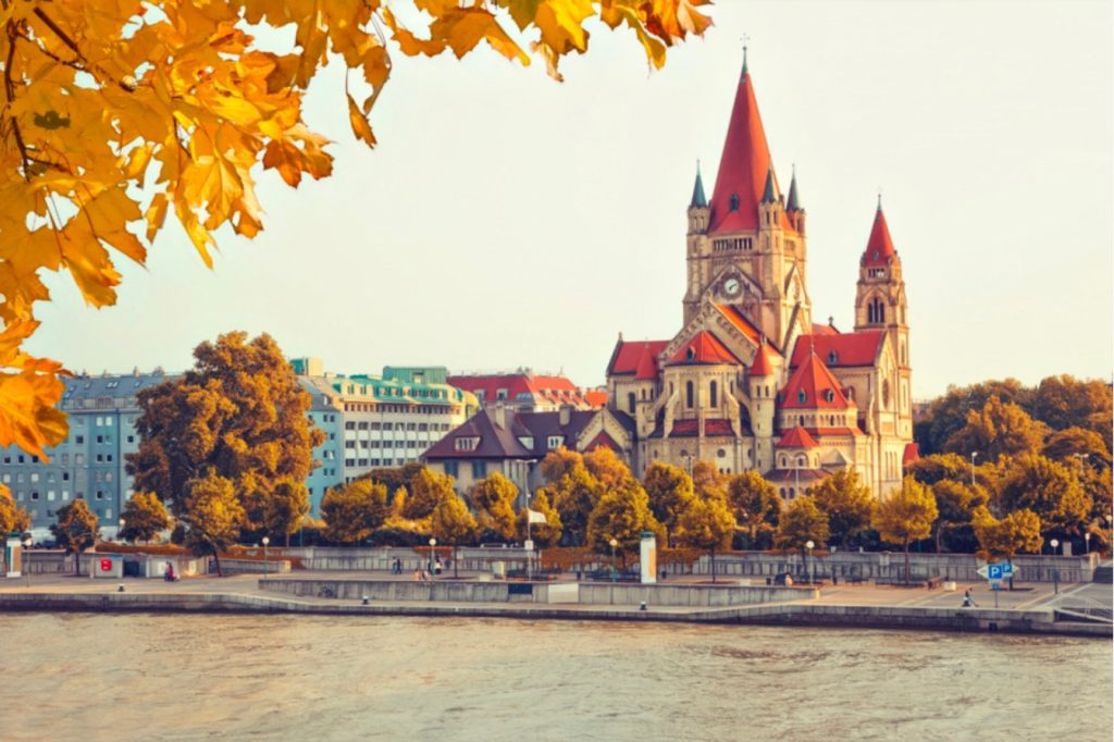 9 Best Countries for Offshore Gold Storage in 2025